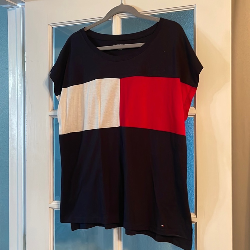 Women’s XL Tommy Hilfiger top